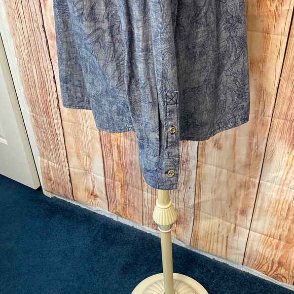 Liz Claiborne XL Women's Denim 3/4 Button up Blue Pattern  Long Sleeve Shirt - Picture 5 of 7